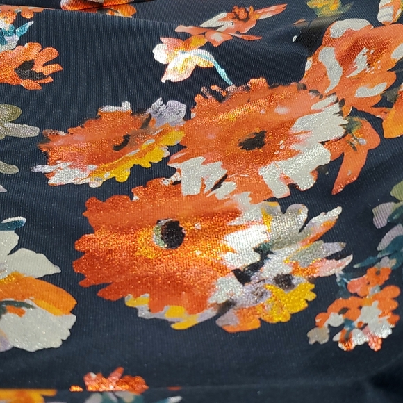 Beige By Eci Sz 4 Floral with Metallic  looking flowers. BEAUTIFUL  dress - Picture 5 of 15